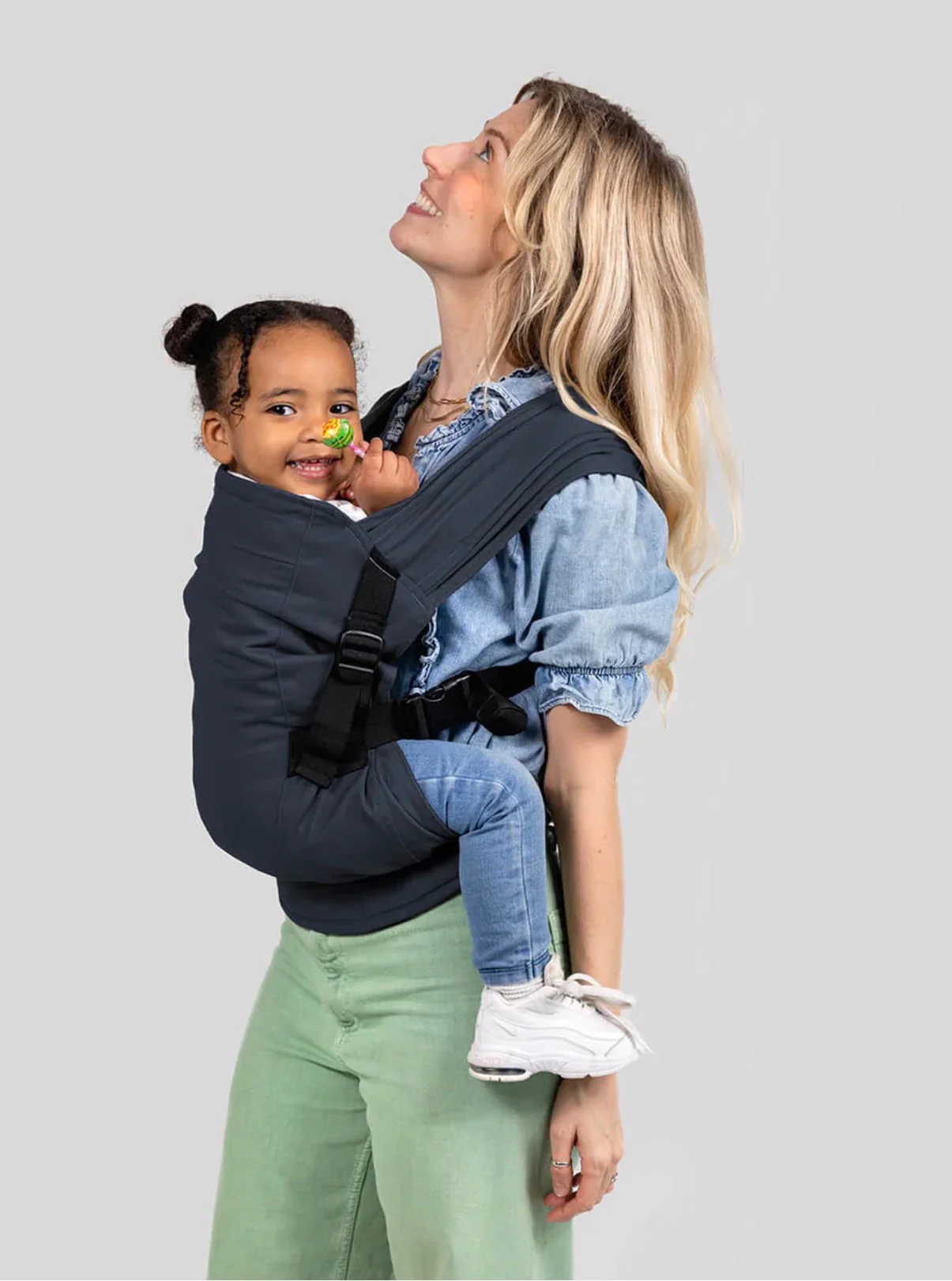 Izmi Adventure Toddler Carrier - Image 4